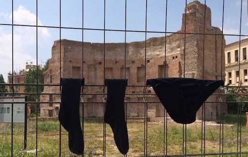 1080187 20150608 calzini e mutande domus aurea